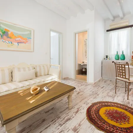 F Fine - Adults Only Líndos