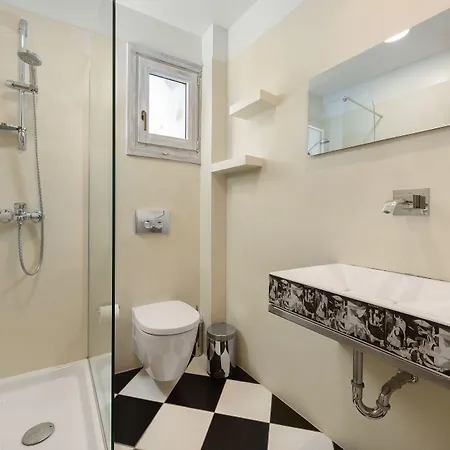 F Fine - Adults Only 3* Líndos