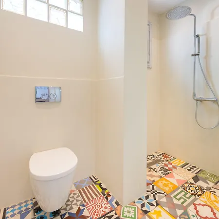 F Fine - Adults Only Hotel