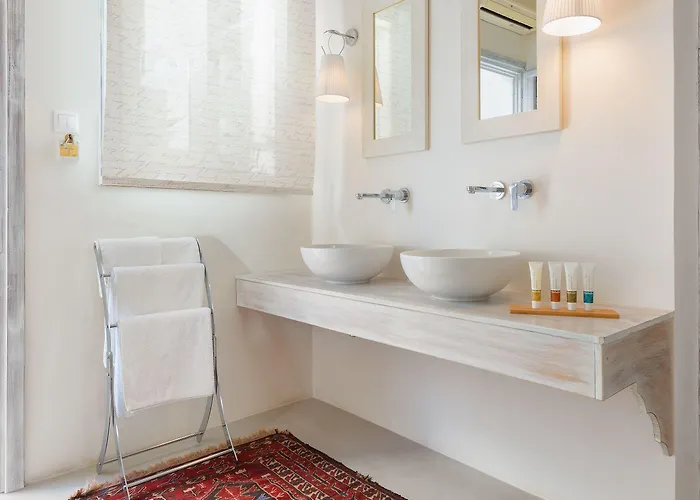 F Fine - Adults Only Hotel