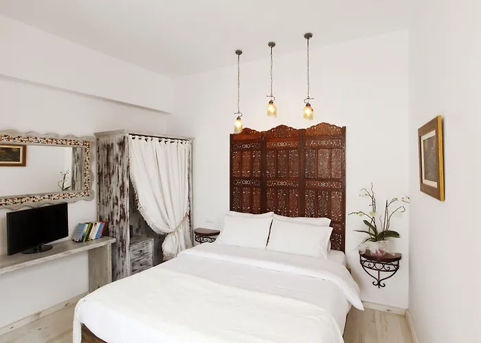 F Fine - Adults Only Hotel